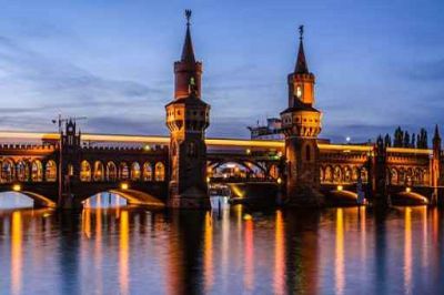 Oberbaumbrücke bei Nacht